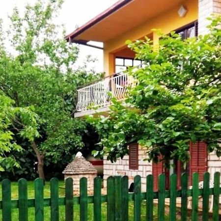 Apartment Sanja Near The Sea, Spacious And Green :) พูลา ภายนอก รูปภาพ