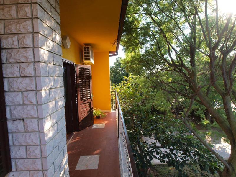Apartment Sanja Near The Sea, Spacious And Green :) พูลา ภายนอก รูปภาพ